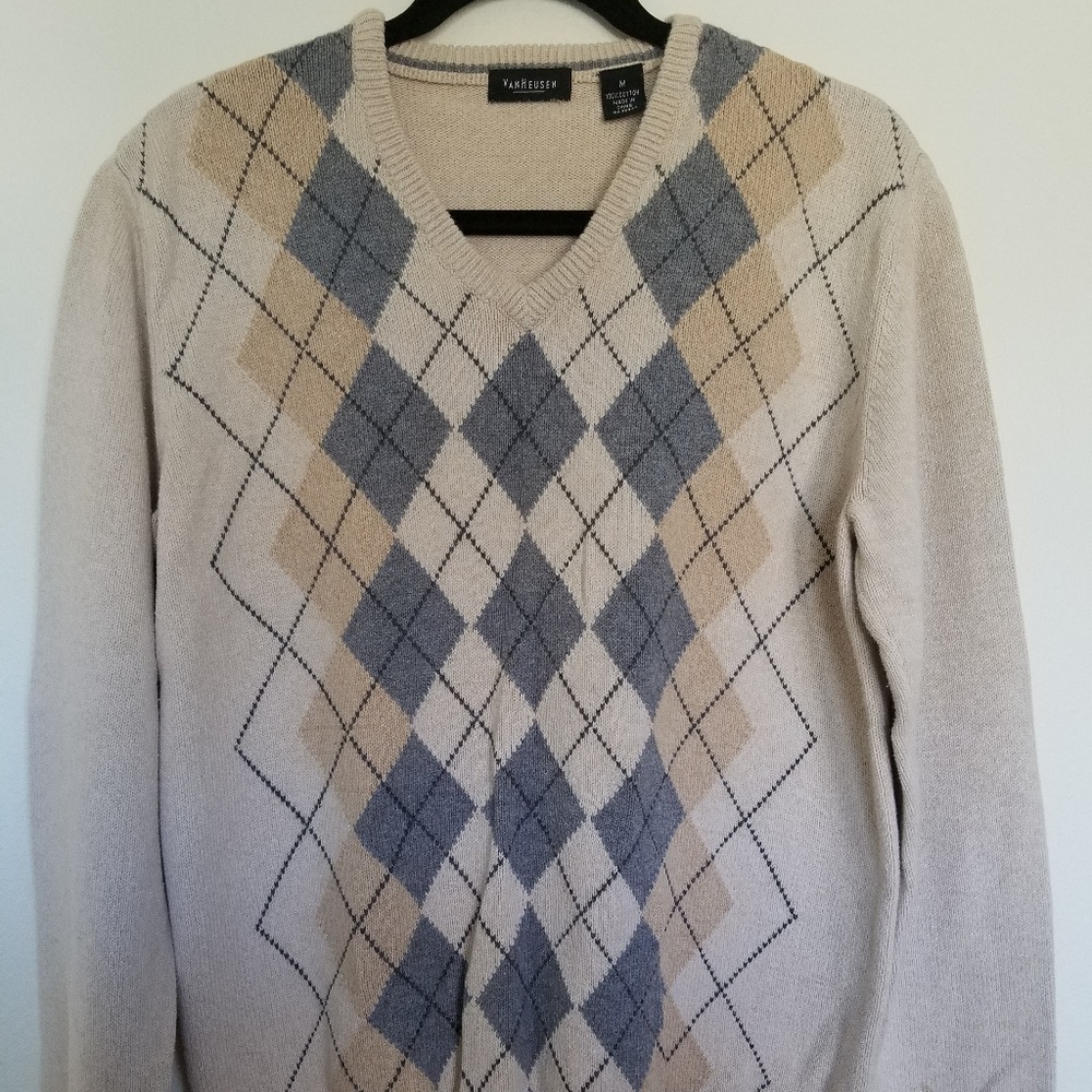 Van Heusen Argyle Sweater - Medium